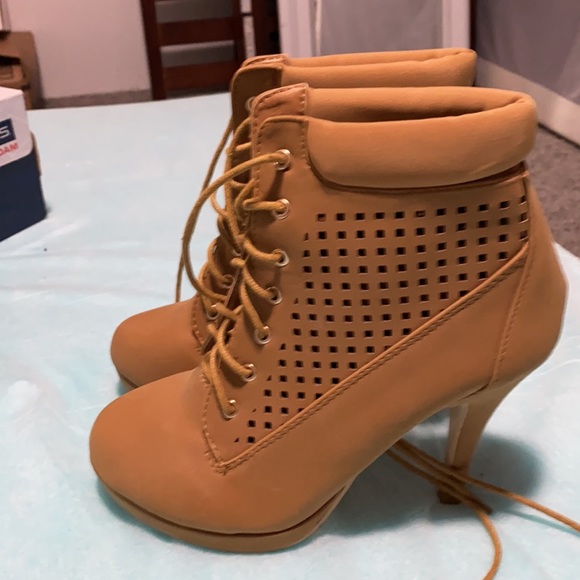 Women’s heels - Picture 2 of 4